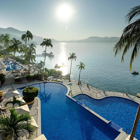 Camino Real Acapulco Diamante Hotel Bagian luar foto The swimming pool at the InterContinental Nha Trang