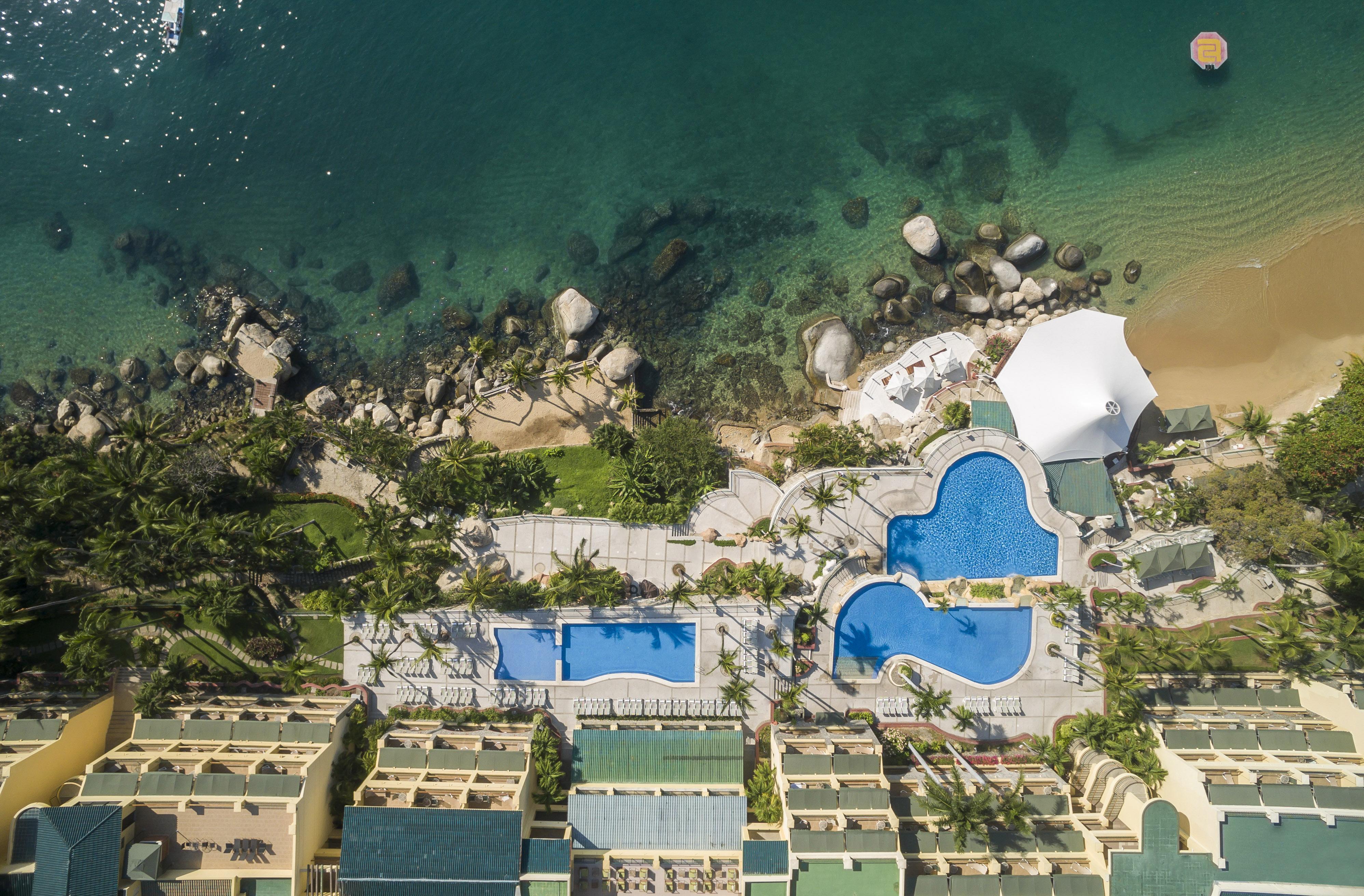 Camino Real Acapulco Diamante Hotel Bagian luar foto Aerial view of the resort