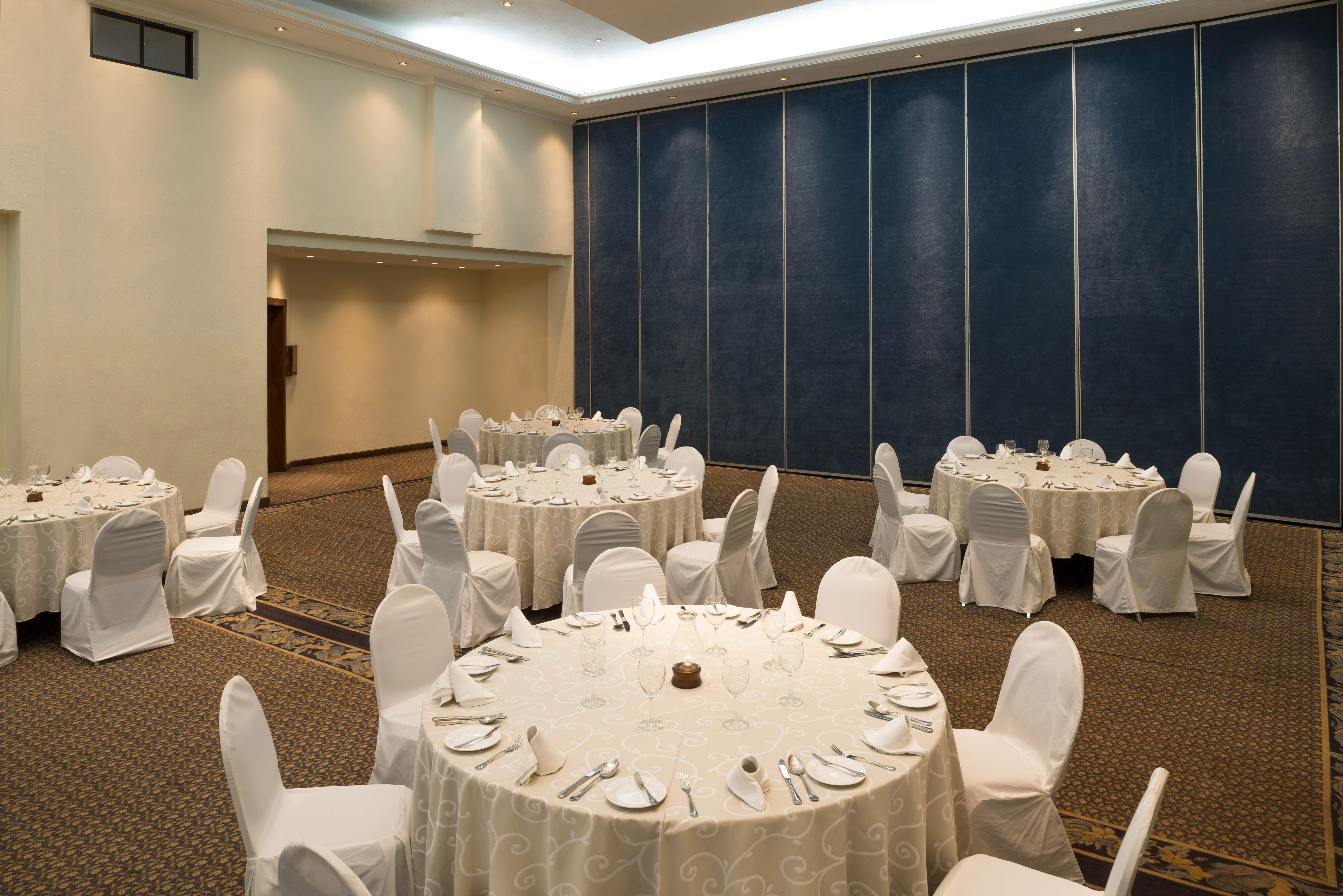 Camino Real Acapulco Diamante Hotel Bagian luar foto A banquet hall