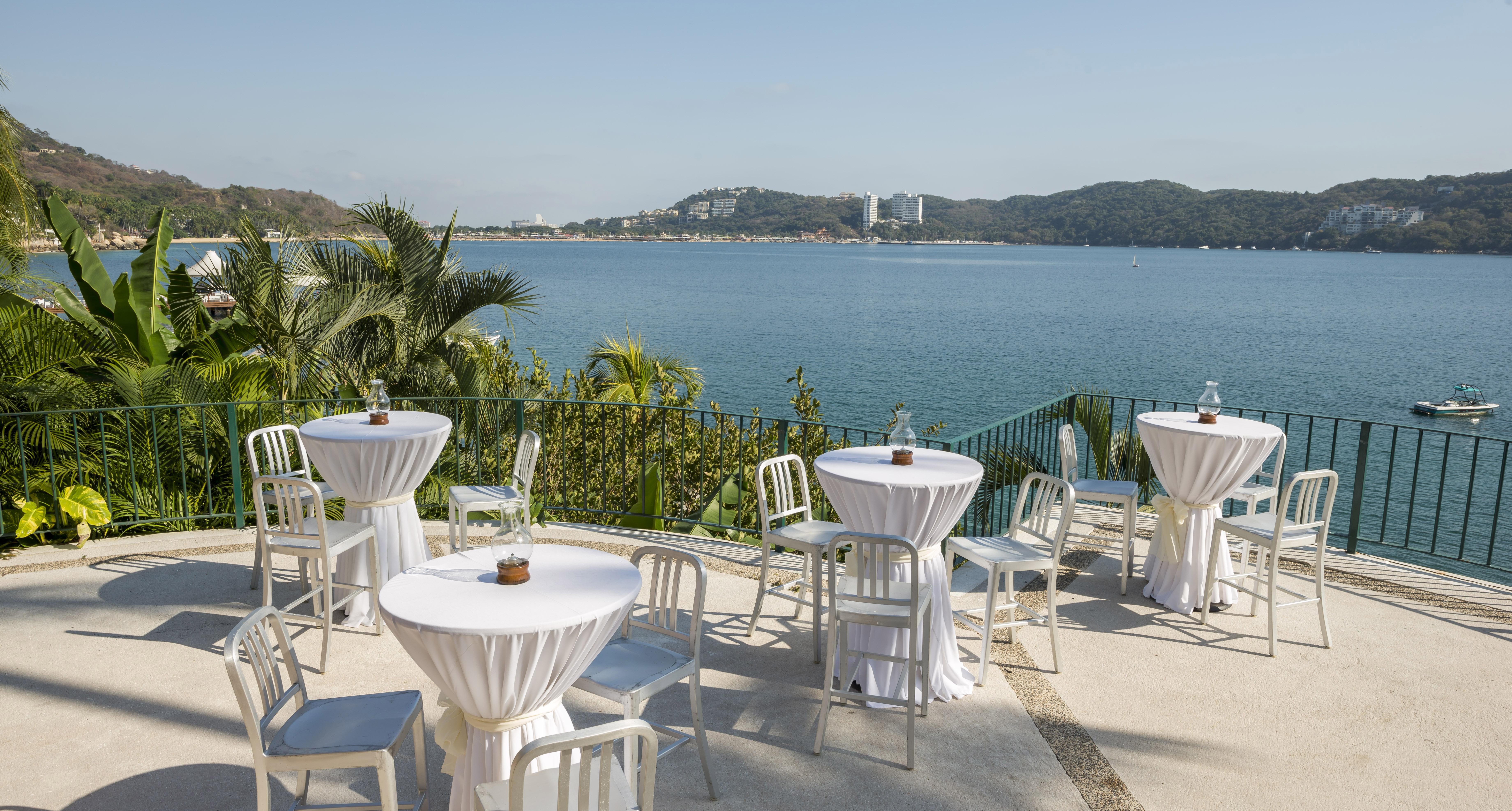 Camino Real Acapulco Diamante Hotel Bagian luar foto View of the Gulf of İzmit from the hotel