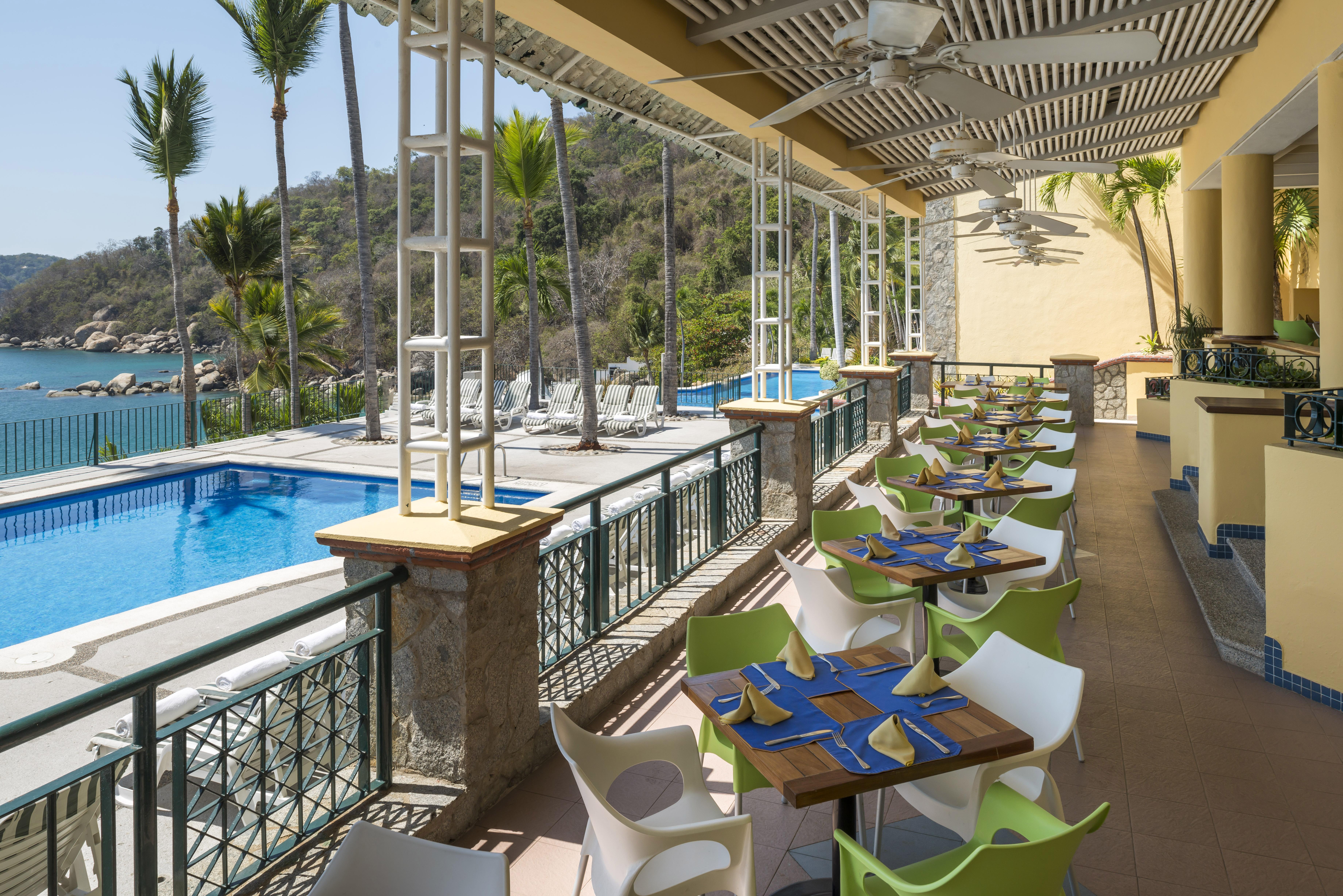 Camino Real Acapulco Diamante Hotel Bagian luar foto The Cove at Hard Rock Hotel Vallarta