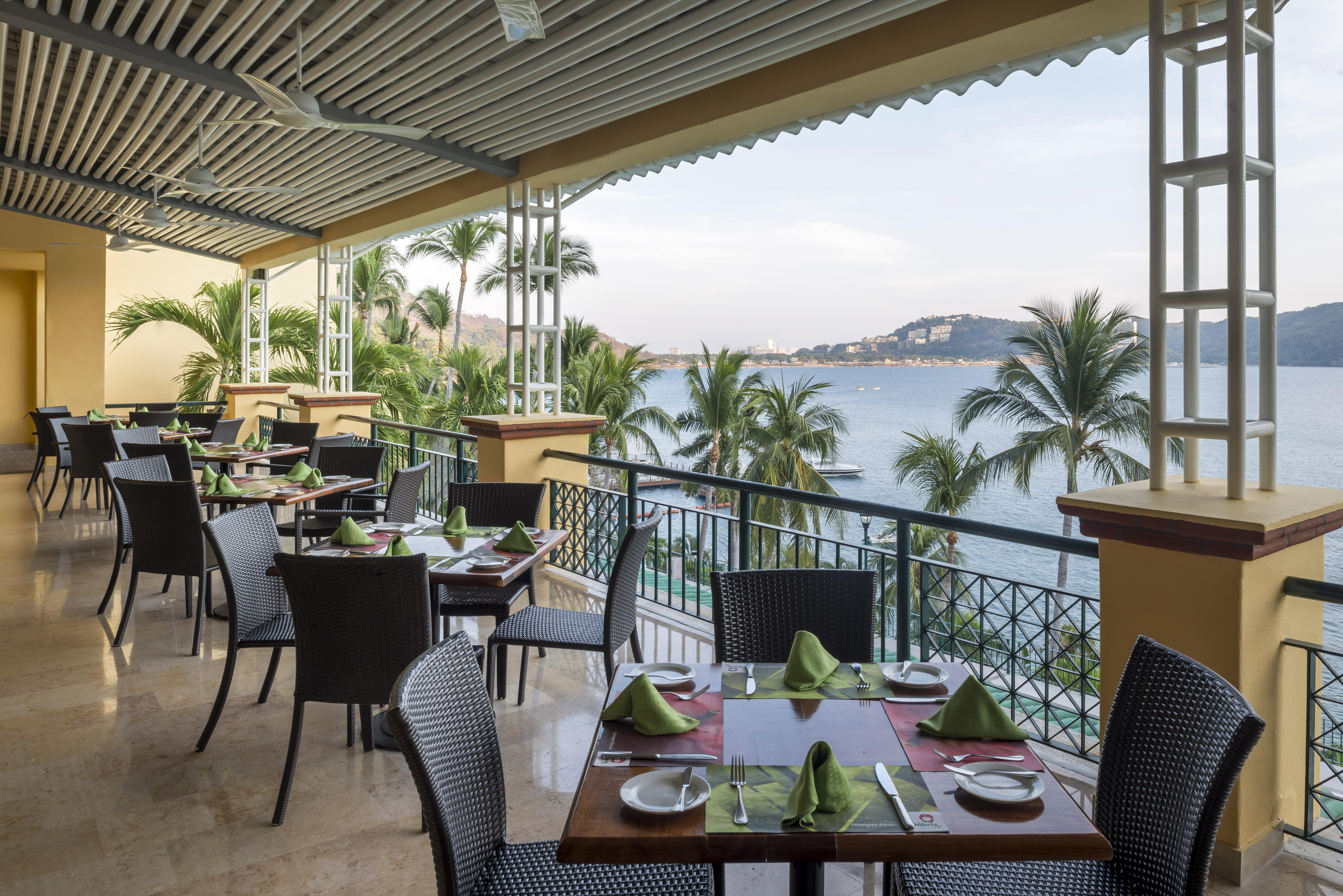 Camino Real Acapulco Diamante Hotel Bagian luar foto The Deck