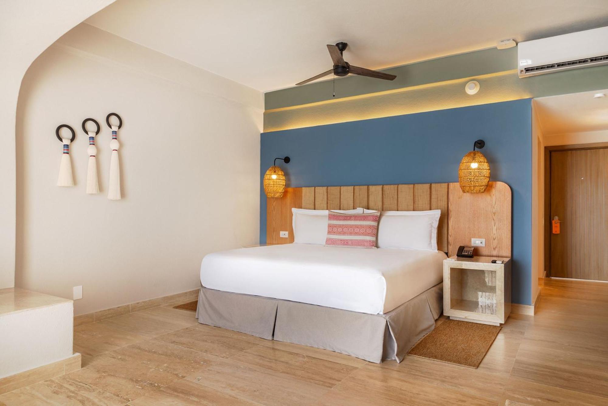 Camino Real Acapulco Diamante Hotel Bagian luar foto A bedroom at the hotel