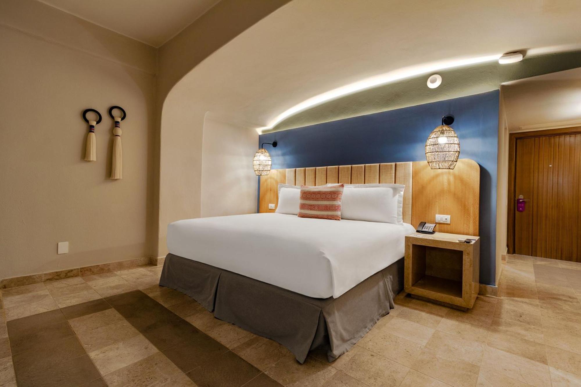 Camino Real Acapulco Diamante Hotel Bagian luar foto A bedroom at the hotel